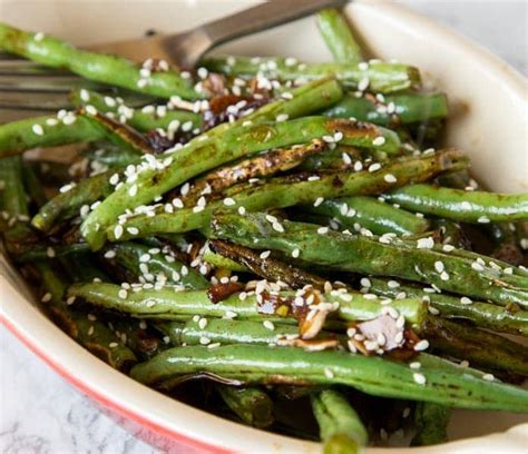 roasted-green-beans-with-sesame-and-garlic image