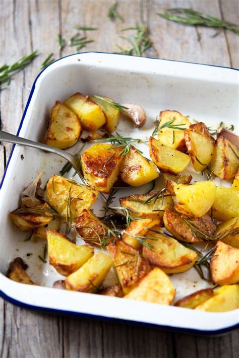 italian-roast-potatoes-rosemary-and image