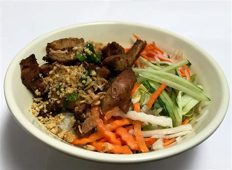 bun-ga-nuong-grilled-chicken-and-vermicelli-salad image