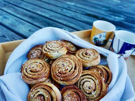 the-irresistible-finnish-cinnamon-rolls-pulla image