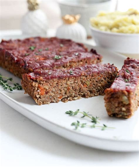 vegan-meatloaf-easy-lentil-loaf-detoxinista image