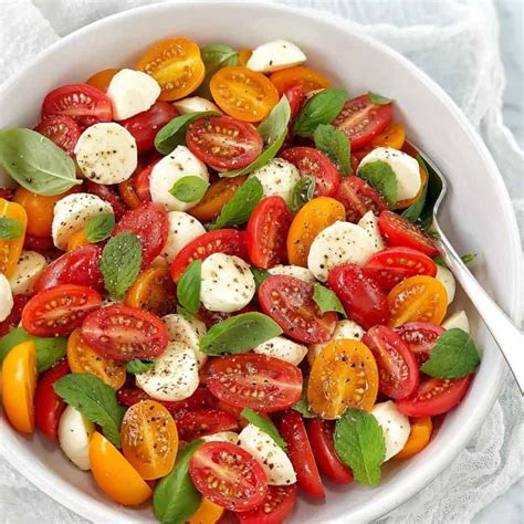 tomato-and-bocconcini-salad-chef-not-required image