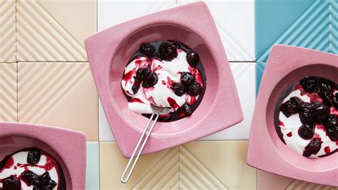 28-healthy-yogurt-topping-and-combination-ideas-bon image