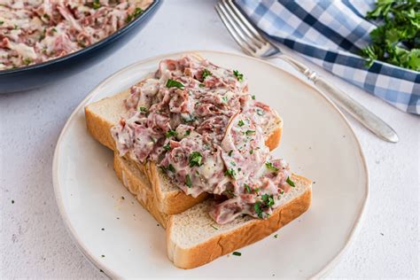super-easy-creamed-chipped-beef-recipe-5-variations image