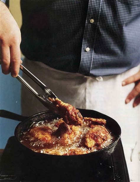 southern-pan-fried-chicken-recipe-leites-culinaria image