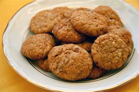 italian-fig-and-almond-cookies-recipe-serious-eats image