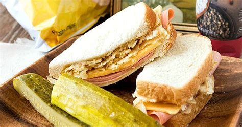 bologna-and-cheese-sandwich-the-perfect-comfort image