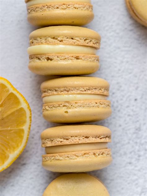 easy-lemon-macarons-cookin-with-mima image