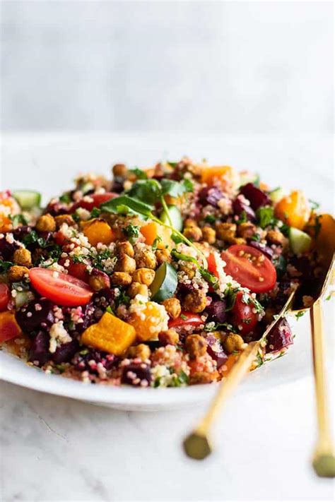 moroccan-salad-with-quinoa-and-chickpeas image