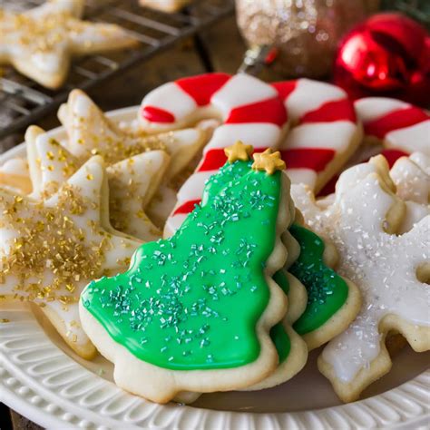 easy-sugar-cookie-recipe-with-icing-sugar-spun-run image