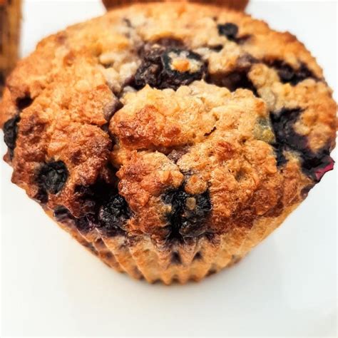 healthy-breakfast-blueberry-oatmeal-muffins-flourless image