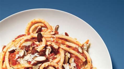 perciatelli-with-roasted-tomato-and-almond-pesto-bon image