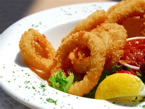 deep-fried-squid-rings-calamari-recipe-cdkitchencom image