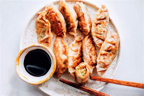 yachae-mandoo-korean-vegetarian-dumplings image