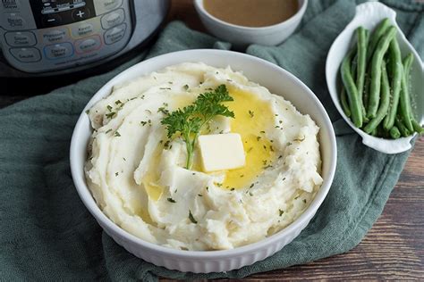 creamy-instant-pot-mashed-potatoes-pressure-cooking image