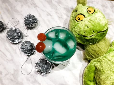 the-grinch-cocktail-recipe-cocktails-with-class image