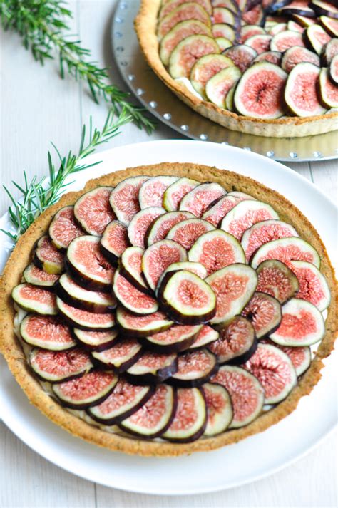fresh-fig-tart-with-a-rosemary-crust-and-lemon-cream image