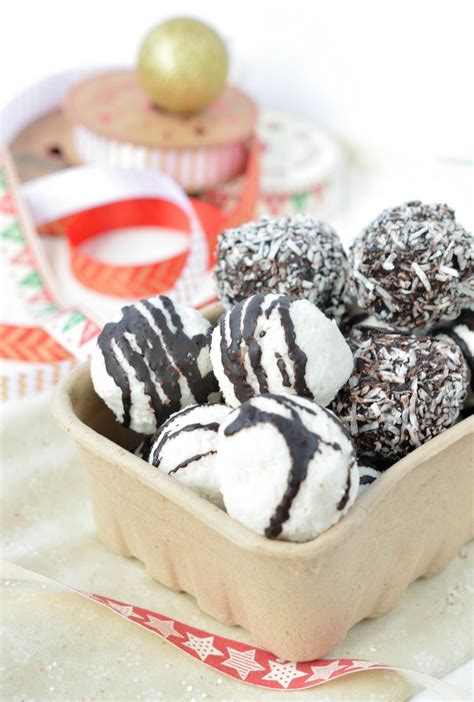 no-bake-coconut-balls-recipe-1g-net-carbs-sweet image