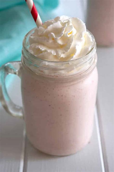 strawberry-milkshake-without-ice-cream-kitchen-gidget image