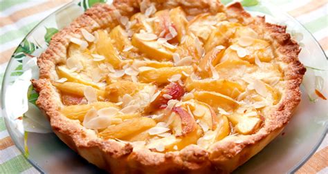 easy-summer-peaches-and-cream-pie-recipe-farmers image