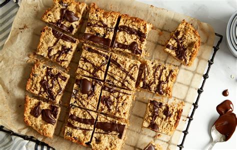 nutty-oat-and-chocolate-slice-healthy-food-guide image