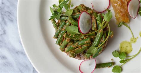 tahini-string-beans-plant-based-diet-side-dish image