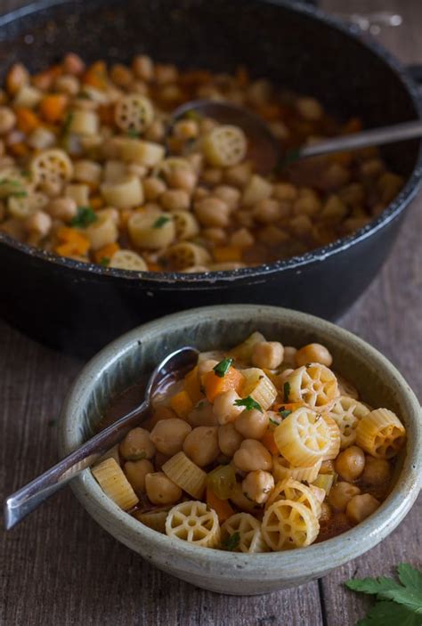 italian-chickpea-soup-a-delicious-chickpea-soup image