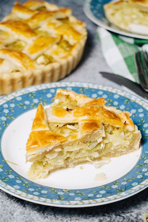 russian-cabbage-pie-cooking-the-globe image