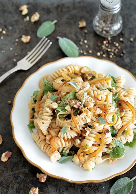 spinach-caramelised-onion-pasta-green-evi image