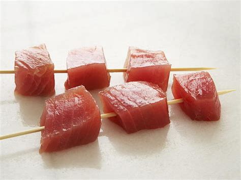 yellowfin-tuna-kabobs-cookstrcom image