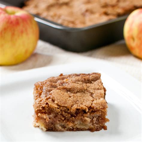 one-bowl-apple-bars-baked-in image