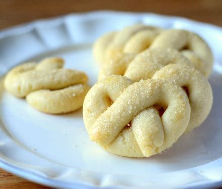 vanilla-pretzel-butter-cookies-baking-bites image