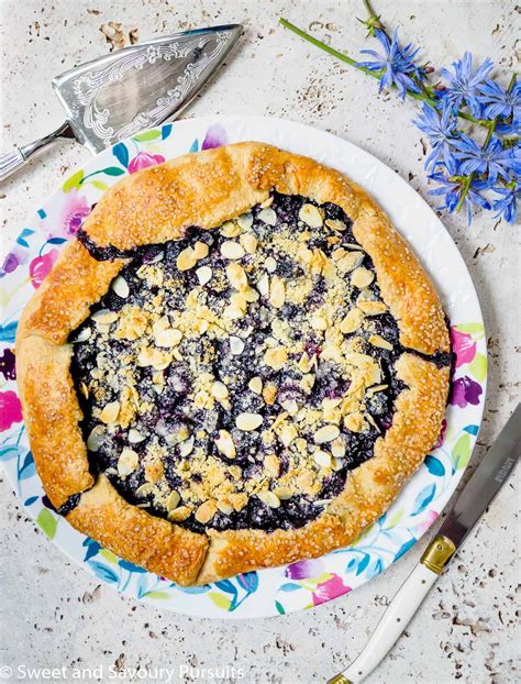 blueberry-almond-crumble-galette-food-nouveau image