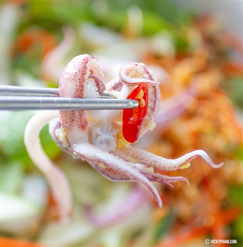 vietnamese-squid-salad-goi-muc-vicky-pham image