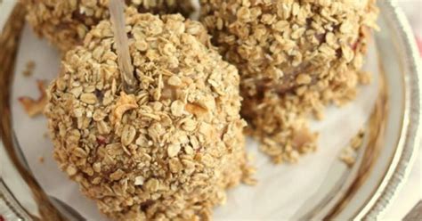 peanut-butter-and-granola-candy-apples-mama-loves image