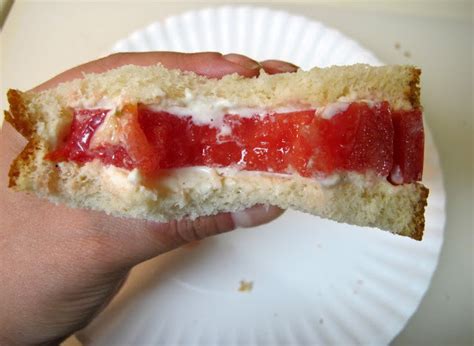 the-secret-to-making-the-best-tomato-sandwich-in-the image
