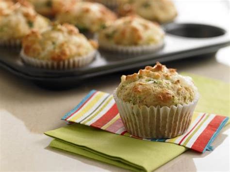 savoury-broccoli-and-cheese-muffins-canadas-food-guide image