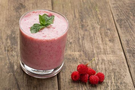 15-keto-raspberry-smoothie-recipes-that-are-fast image
