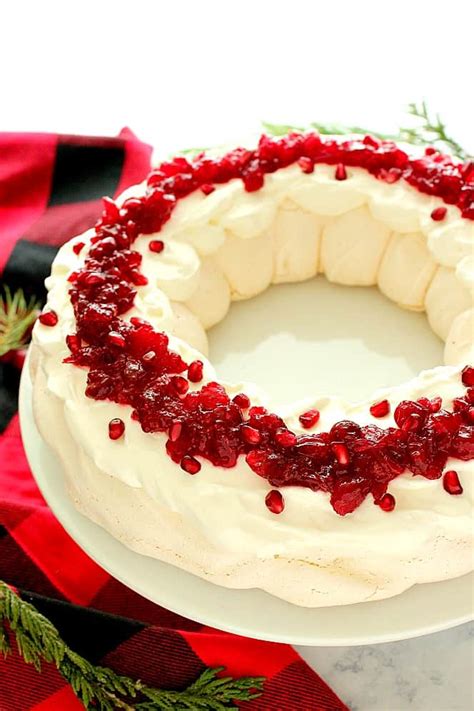 christmas-pavlova-recipe-crunchy-creamy-sweet image