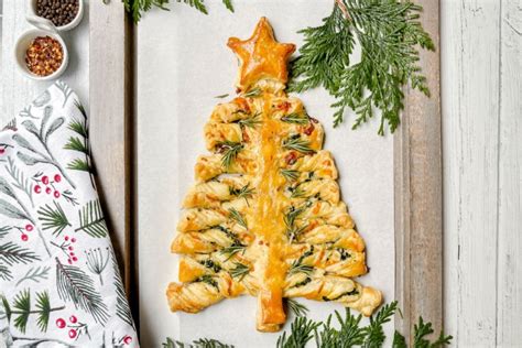 spinach-puff-pastry-christmas-tree-savory-appetizer image