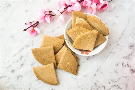 love-letters-kuih-kapit-asian-inspirations image