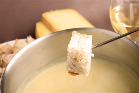 cheddar-cider-fondue-recipe-new-england image