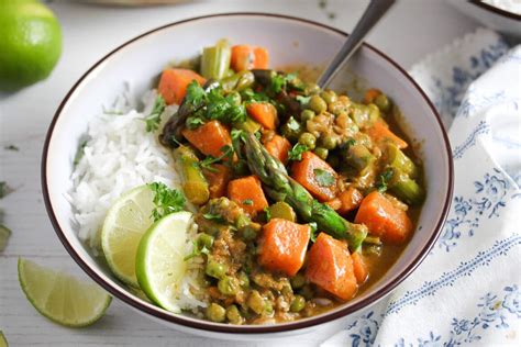 asparagus-curry-with-coconut-milk-and-sweet-potatoes image