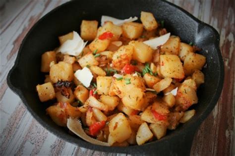 potato-hash-with-bell-pepper-and-onion-tasty image