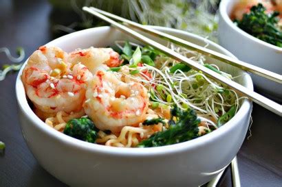 quick-sesame-shrimp-ramen-stir-fry-tasty-kitchen image