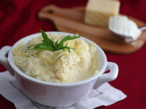 cauliflower-sour-cream-mash-recipe-and-nutrition-eat image