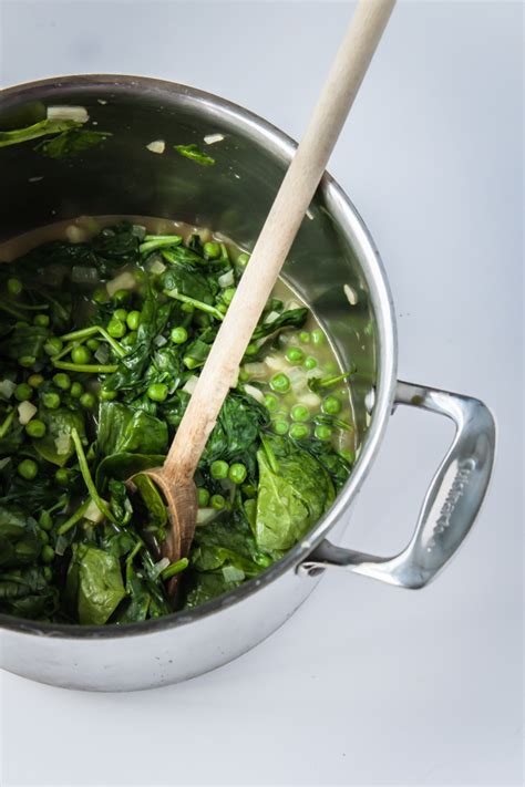 fresh-spinach-soup-with-minted-pea-and-cilantro image