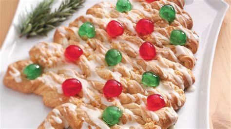 christmas-tree-coffee-cake-recipe-pillsburycom image