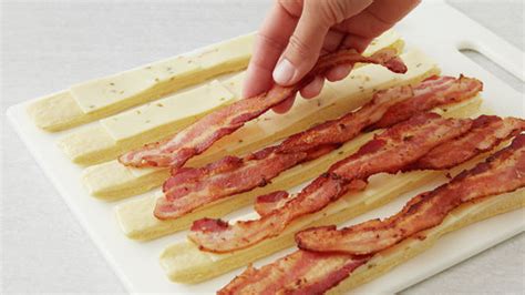 bacon-and-pepper-jack-cornbread-swirls image