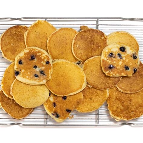 15-minute-fluffy-yogurt-pancakes-high-in-protein image